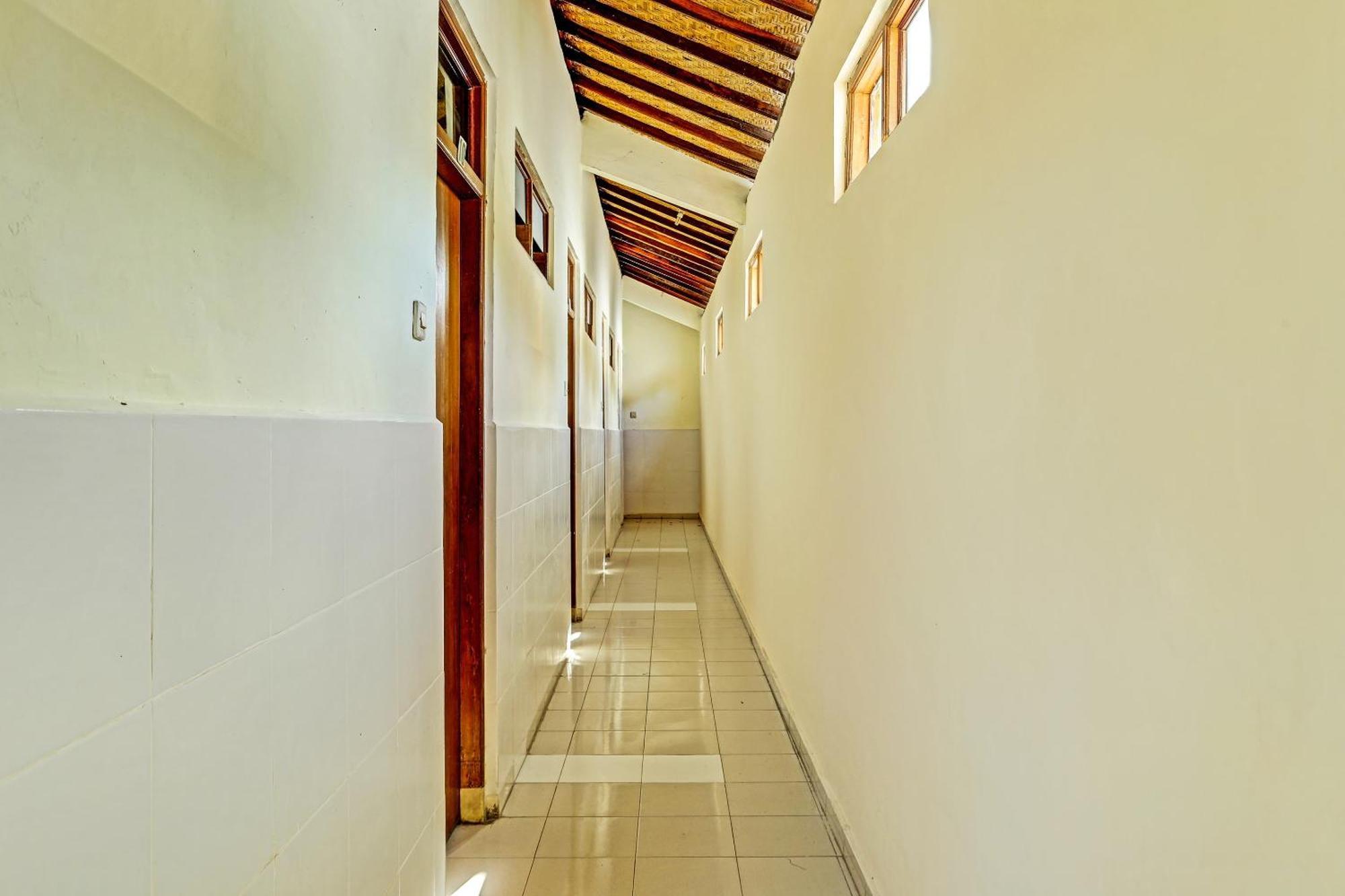 Hotel Oyo Collection O 91125 Puri Dewa Bharata Jimbaran Exterior foto